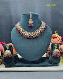 Conjunto de collar chapado en oro antiguo con piedras talladas en marquesa y pendientes Jhumka, y mang tika. Fabricante de conjuntos de joyería de moda. - Product Image 4