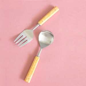 Ensemble de cuillères et fourchettes de service en acier inoxydable avec manches en résine ambrée polie, grand format, pour les passionnés de cuisine gastronomique - Product Image 1