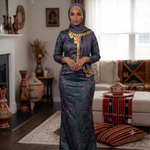 Robe Fransawi rose avec jacquard floral et hijab assorti |   Robe de mariée somalienne élégante pour les fêtes et l'Aïd - Product Image 3