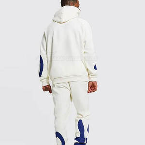 Chándal premium con logo bordado, de corte holgado y tela suave para una comodidad y estilo inigualables. - Product Image 2