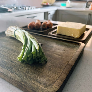Bandeja de Madera Hecha a Mano de la Mejor Calidad, Duradera, Ecológica, para Servir, Decorativa, para Uso en el Hogar y la Cocina, con Diseño Elegante - Product Image 4