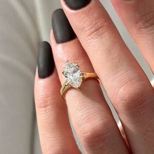 Anillo Solitario con Diamante Cultivado en Laboratorio de 2 Quilates, Corte Marquesa, E VVS2, 2.7MM, Oro Amarillo de 14k, Certificado IGI - Product Image 2