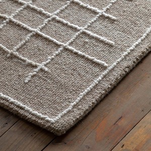 Alfombra Minimalista con Patrón de Cuadrícula Color Marfil |   Alfombra Moderna de Lana Texturizada Hecha a Mano, Alfombra Suave de Color Neutro para Decoración de Sala de Estar y Dormitorio - Product Image 1