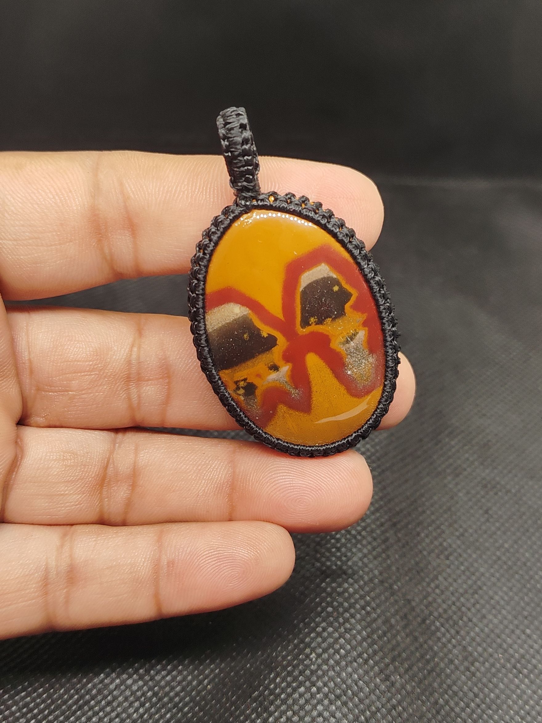 สีน้ำตาล