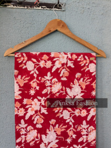 Tela 100% algodón puro estampada a mano con motivos florales rojos, textil indio de Jaipur para confección de vestidos y costura. - Product Image 5