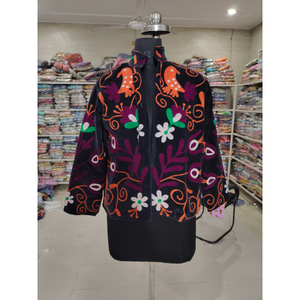 Blazer en velours brodé à la main pour femme, col mandarin, manches longues, fermeture éclair, style ethnique automnal, cadeau pour elle - Product Image 1