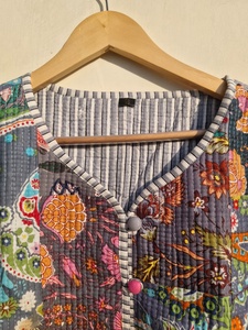 Reversible Cotton Bomber <b>Jacket</b> Women's <b>Quilted</b> <b>Jacket</b> with Animal <b>Pattern</b> Hooded Collar Eco-Friendly Regular Length - Product Image 3