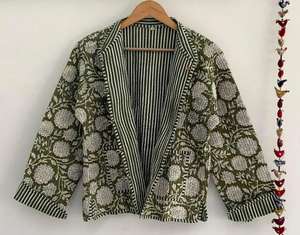 Hermosa Chaqueta Bomber Corta Acolchada Reversible Hecha a Mano en Color Verde Oliva, 100% Algodón, Ligera, Clásica, Artesanal, para Mujer - Product Image 3