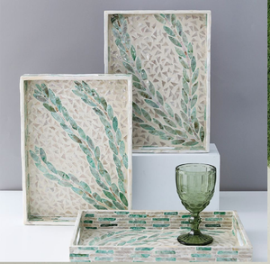 Bandejas de servir artesanales con incrustaciones florales y de nácar, disponibles a precios de mayorista con hermosos detalles en verde. - Product Image 2