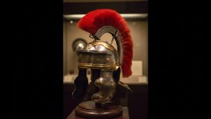 Casco de Centurión Gallico Imperial Romano con Pluma Roja, Chapado en Oro Pulido, Acero Suave Grabado, Armadura Medieval para Cosplay - Product Image 3