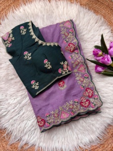 Sari de Georgette Candy Crush con bordado Zari y trabajo Zarkan, diseño exclusivo, que viene con blusa a juego. - Product Image 1