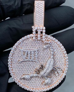 Colgante de Plata de Ley 925 con Diamantes de Moissanita VVS, Diseño de Escorpión Redondo, Estilo Hip Hop, Personalizado por el Fabricante - Product Image 2