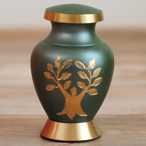 Urne Cœur Traditionnelle en Émail Bleu avec Support en Laiton, Décoration Florale Papillon pour la Maison - Product Image 6
