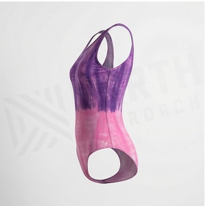 Traje de baño de una pieza con efecto tie-dye para mujer, cuello redondo, degradado rosa, elástico - Product Image 3