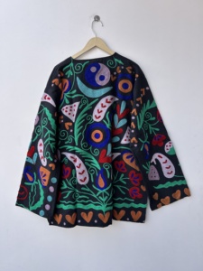 เสื้อคลุมกิโมโนปักลายซูซานีทำมือจากผ้าฝ้ายสำหรับผู้หญิง คอวี พร้อมเข็มขัด - Product Image 5