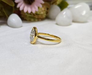 Bague de fiançailles solitaire en moissanite taille ovale de 3,15 carats, sertie de pierres, bijoux de mariage classiques pour femmes, or blanc massif 14 carats - Product Image 2