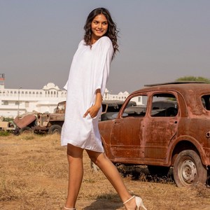 Robe d'été décontractée pour femmes en coton et lin, col rond, manches trois quarts, ample et confortable - Product Image 4