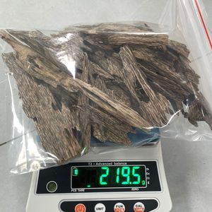 Copeaux d'encens d'agarwood naturel de haute qualité, grade AAA+, doux, sucrés, boisés, à couches complexes, origine Vietnam - Product Image 3