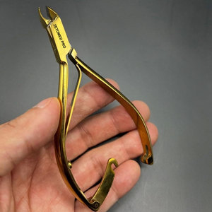 ชุดทำเล็บมือและเล็บเท้าสแตนเลสสตีลขายดี พร้อมที่ดันหนังและกรรไกรตัดเล็บ  พร้อมโลโก้พลาสม่าสีทอง - Product Image 3