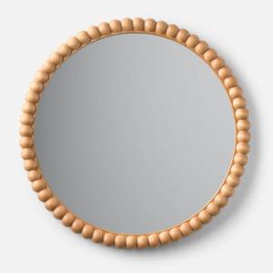 Marco de Espejo de Pared de Madera Ornamentado con Patrones Tradicionales que Aportan una Rica Presencia Decorativa Cultural - Product Image 1