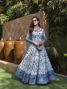 Ensemble de robe brodée haut de gamme en chanderi avec dupatta, doublure en coton, manches longues, motif Kali, coupe évasée, tenue ethnique - Product Image 3