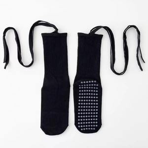 Calcetines de Pilates con Agarre y Correas con Logotipo Personalizado para Mujeres, Niños y Jóvenes, Calcetines de Yoga Antideslizantes de Algodón, Calcetines de Barre Ecológicos al por Mayor - Product Image 4