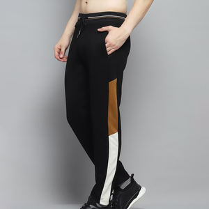 Conjunto deportivo de dos piezas con cremallera para hombre, moderno y funcional, para deporte y uso diario. - Product Image 5