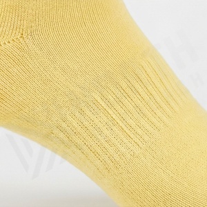 Chaussettes de sport en fibre de bambou respirantes, personnalisables avec logo brodé, pour basketball et football, couleur sur mesure, idéales pour la gym - Product Image 5
