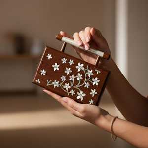 Pochette de luxe faite à la main avec incrustation de nacre MOP, corps en bois artistique et finition polie, idéale pour les mariages et les événements traditionnels - Product Image 3