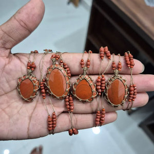 Collar Colgante de Macramé Hecho a Mano con Cornalina Naranja Natural, Joyería Boho de Cristal Curativo, Cordón Ajustable - Product Image 3