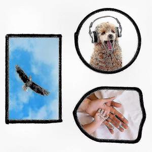 Meilleures ventes : Patchs tissés personnalisés, motif cœur 3D, accessoire de chapeau, paillettes, tissu de sublimation, support en PU à crochet, direct usine 2026 - Product Image 1