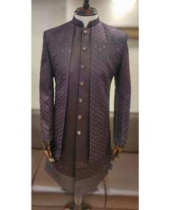 Vêtements de mariage indowestern pour hommes, comprenant une veste brodée et un ensemble kurta, pour les événements festifs traditionnels et les fêtes. - Product Image 5
