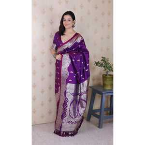 ผ้าไหมบานาราสีสีม่วงเนื้อนุ่ม ยี่ห้ออีลิท วีฟส์  ตกแต่งด้วยดิ้นเงิน  งานทอประณีต  ชุดอินเดีย-ปากีสถาน  น้ำหนัก 650 กรัม แห้งเร็ว ป้องกันแสงแดด - Product Image 1