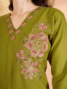 Conjunto de Top y Pantalón Bordado de Rayón Pesado Tradicional para Mujer, Calidad de Exportación, Sin Arrugas - Product Image 5