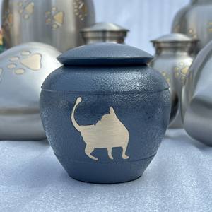 Urnes funéraires en laiton de qualité supérieure pour cendres d'animaux, urne pour chat gravée, urnes funéraires roses pour cendres d'animaux, urne artisanale en laiton et étain pour animaux de compagnie - Product Image 4
