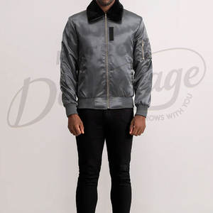 Chaqueta Bomber Gris Satinado para Hombre con Cuello de Piel Sintética, Abrigo de Invierno Estilo Piloto con Cremallera, Bolsillos Utilitarios y Acolchado Cálido - Product Image 3