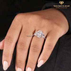 Anillo de Diamante CVD Cultivado en Laboratorio de 3.00 Quilates, Corte Oval, Trílogo, Regalo para Siempre, Color E, Claridad VVS2, Oro Sólido de 14K, Certificado IGI - Product Image 3