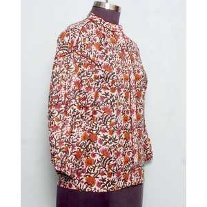 Haut en coton indien vintage romantique évasé pour femme, col rond, manches longues, motif floral, respirant, séchage rapide, écologique, idéal pour l'été - Product Image 4