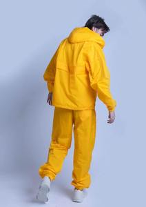 Survêtement coupe-vent personnalisé pour homme en nylon, avec logo imprimé DTF, poids moyen, pour le sport, la course et le streetwear, imperméable, uni et sans coutures - Product Image 3