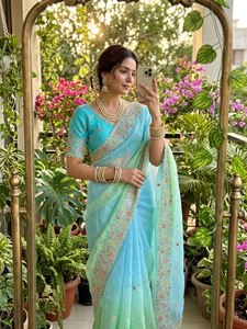 Dernières tendances en matière de sari Fendy Sartin avec travail de broderie et de paillettes, fabricant et fournisseur de mode féminine en Inde - Product Image 6