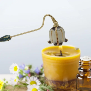 Éteignoir à bougie élégant à long manche en métal, accessoire pour bougies, éteignoir de mèche, décoration d'intérieur, cadeau - Product Image 5