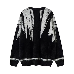 Pull-over homme moderne, coupe décontractée, col rond, tricot doux, fabriqué dans une usine certifiée LEED. - Product Image 4