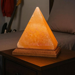 Lampe en sel de l'Himalaya en forme de pyramide, best-seller, 100 % naturelle, pour la décoration intérieure - Product Image 6