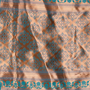 Sari de Georgette para Mujer con Textura Suave, Bordes Elegantes y Bordados Sofisticados para Fiestas, Bodas y Ocasiones Especiales - Product Image 6