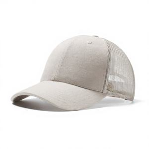 Casquette Trucker Unisexe Noire en Maille à 6 Panneaux Réglable avec Fermeture Snapback – Idéale pour l'Extérieur et l'Été - Product Image 2