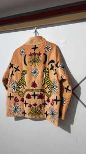 Chaqueta de terciopelo bordada a mano con motivos florales en bronce, abrigo estilo boho Suzani - Product Image 3