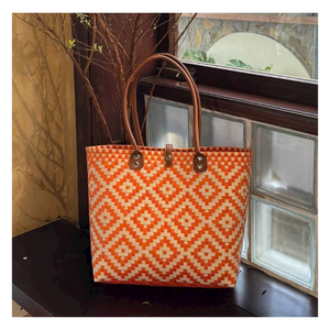 Bolso Tote Casual de Lujo para Dama, Tejido a Mano en Plástico, Impermeable, Ecológico, Diseño Colorido de Origen Vietnamita para Uso en Mercados y Tiendas Ecológicas - Product Image 6