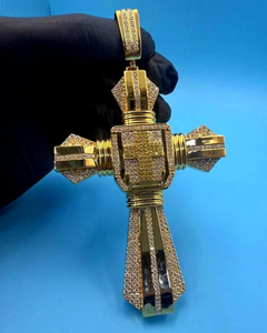 Colgantes de cruz religiosa con moissanita VVS, colgante de cruz personalizado, colgante de plata 925 estilo hip hop, joyería cristiana para regalo de comunión. - Product Image 1