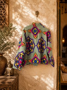 Chaqueta Vibrante de Mujer con Bordado Floral de Inspiración Tradicional Uzbeka, Chaqueta Boho de Algodón con Diseño Floral Uzbeko para Festivales - Product Image 4