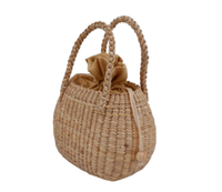 Sac à main en rotin tressé artisanal avec poignée supérieure tressée et doublure en coton à cordon, sac d'été naturel du Vietnam